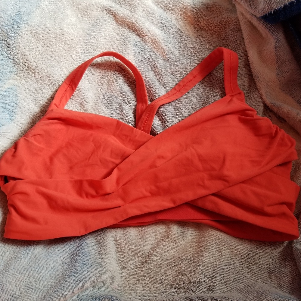 Lululemon sports bra